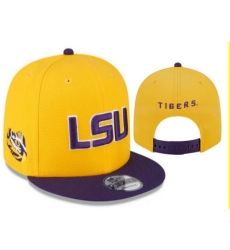 NCAA Snapback Cap 26H J952
